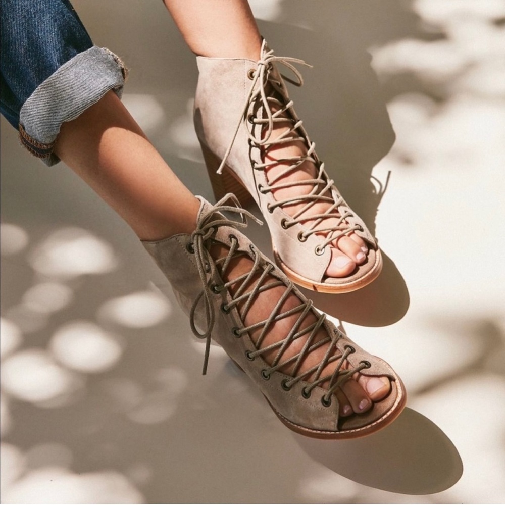 🎉Sale🎉LIKE NEW JEFFREY CAMPBELL CORE LACE UP BOOT